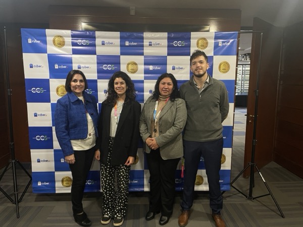 Equipo en la Cámara de Comercio de Santiago